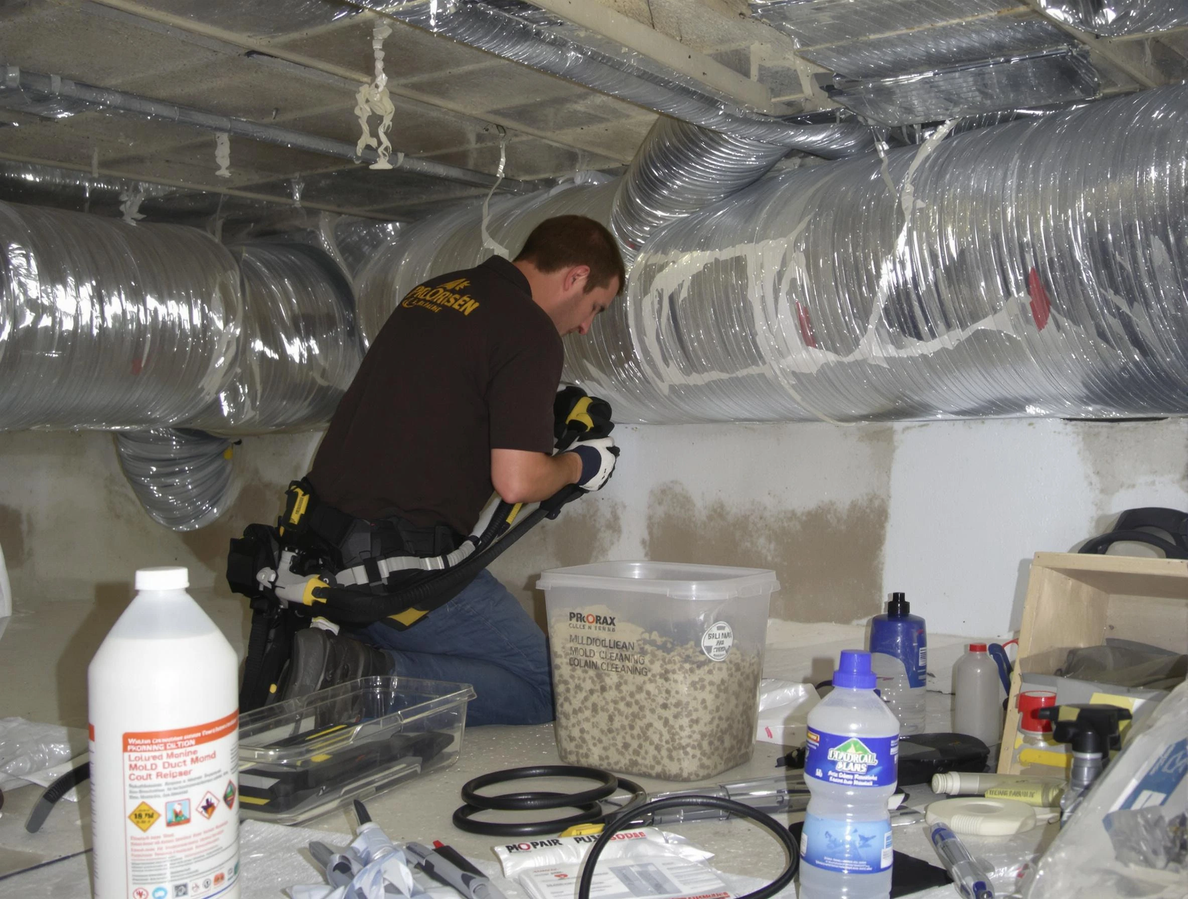Albuquerque Air Duct Cleaning specialist performing professional mold removal from air ducts in Albuquerque